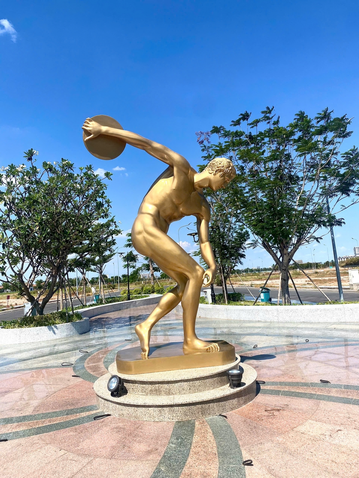 Tượng cổ điển composite ấn tượng