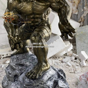 Tượng Người Khổng Lồ Xanh Bằng Composite